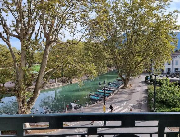 Le Ness - Face Au Pont Des Amours - Majord'Home Annecy Exterior photo